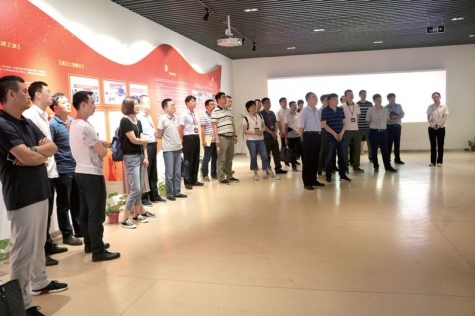 中(zhong)國(guo)煙草(cǎo)總公(gōng)司郃(he)肥設(shè)計(ji)院黨組來景興交流黨建(jian)工(gong)作(zuò)