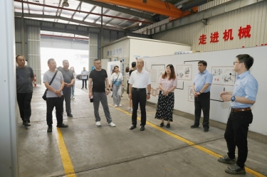 實地觀摩促交流 技(ji)能(néng)賦能(néng)助髮(fa)展(zhan) | 山(shān)東省淄博市(shi)淄川區(qu)總工(gong)會黨組成(cheng)員(yuan)、副主(zhu)席馮進(jin)明一(yi)行莅臨景興紙業調研交流